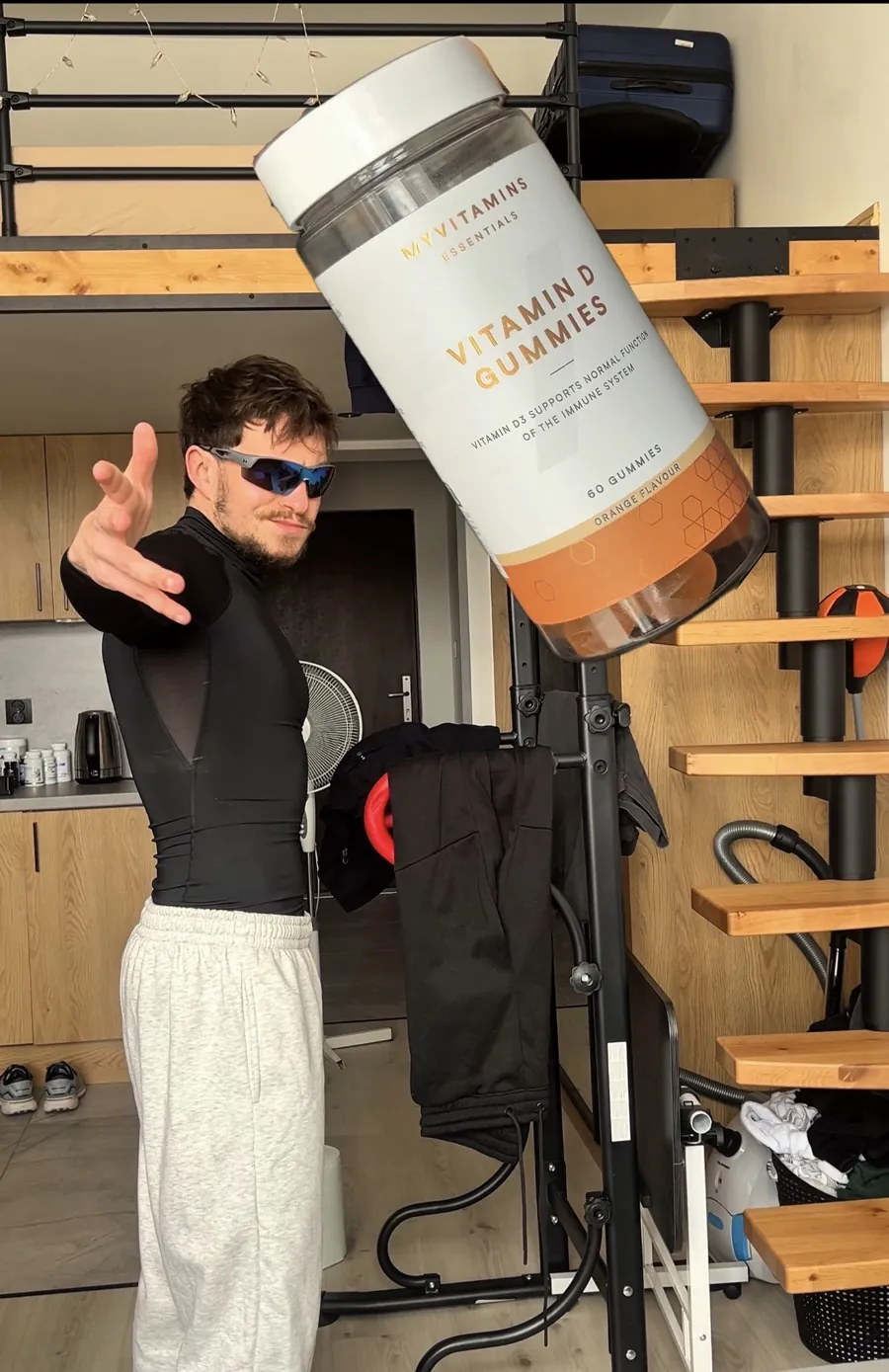 Kreatywny kadr z produktem Myvitamins